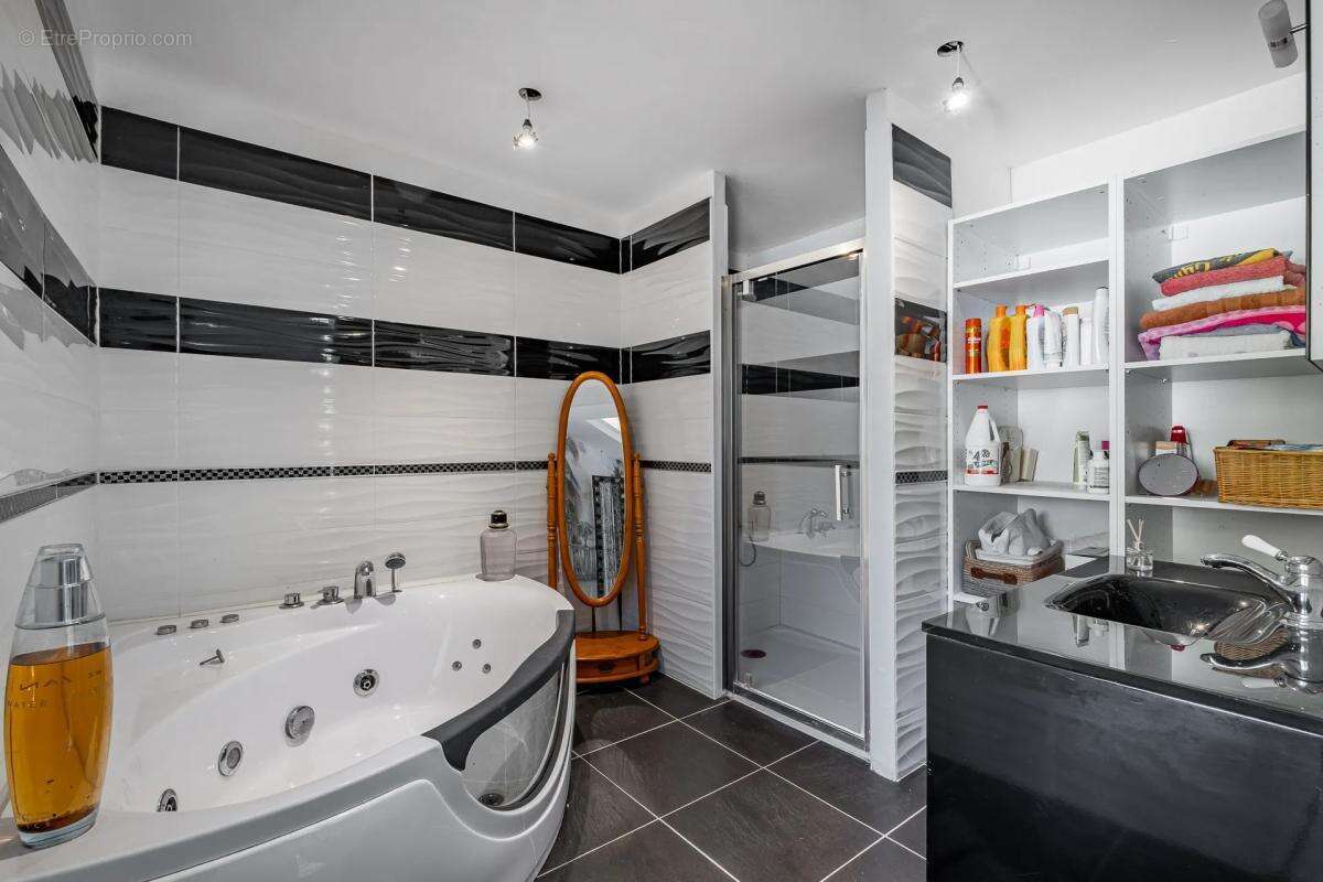 Maison à L&#039;ESCARENE