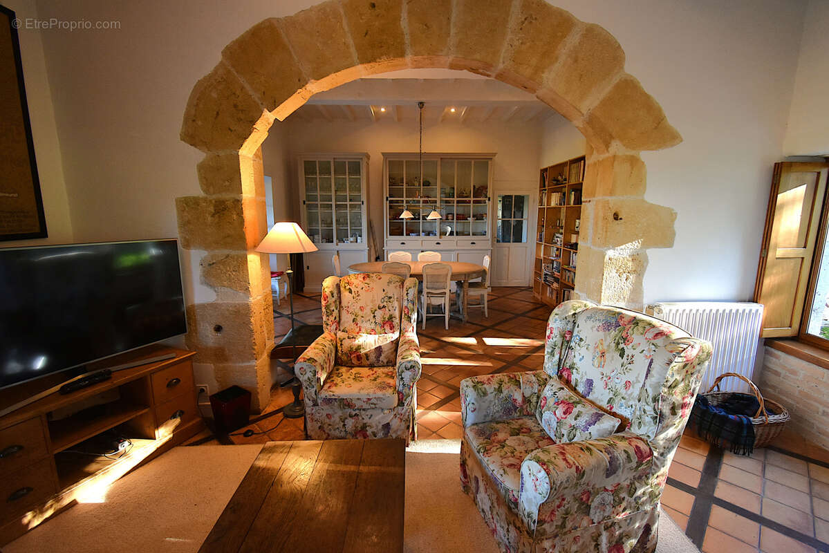 Propriété avec vue exceptionnelle, deux gites et piscine. - photo 6
