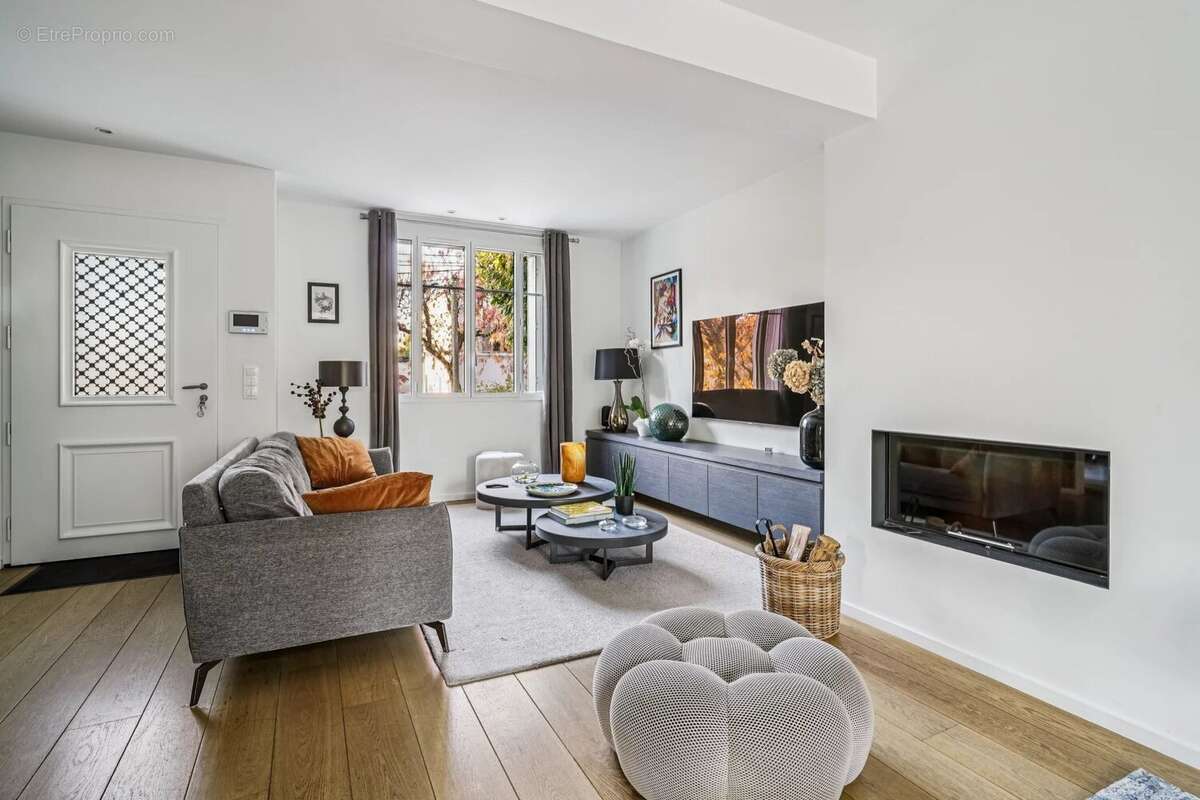 Maison à SAINT-MAUR-DES-FOSSES