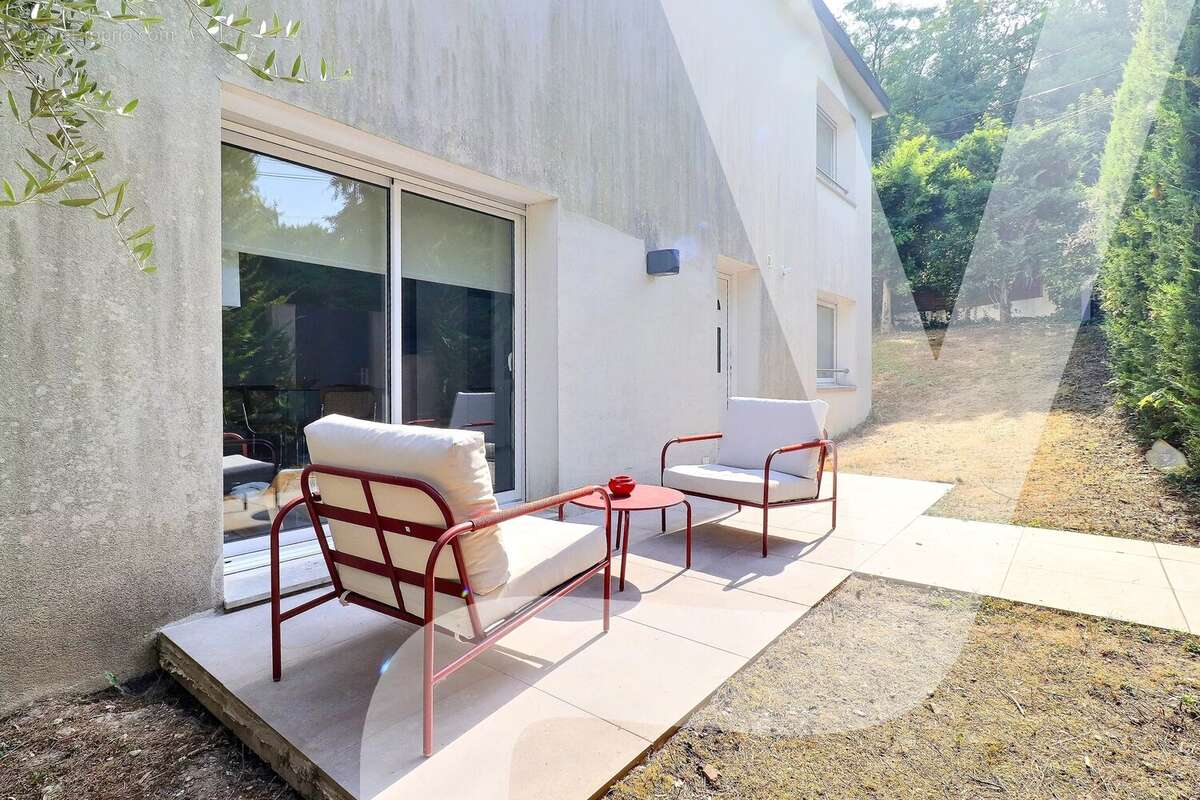 Chennevières-sur-Marne à la limite de La Varenne- Belle maison récente - photo 12
