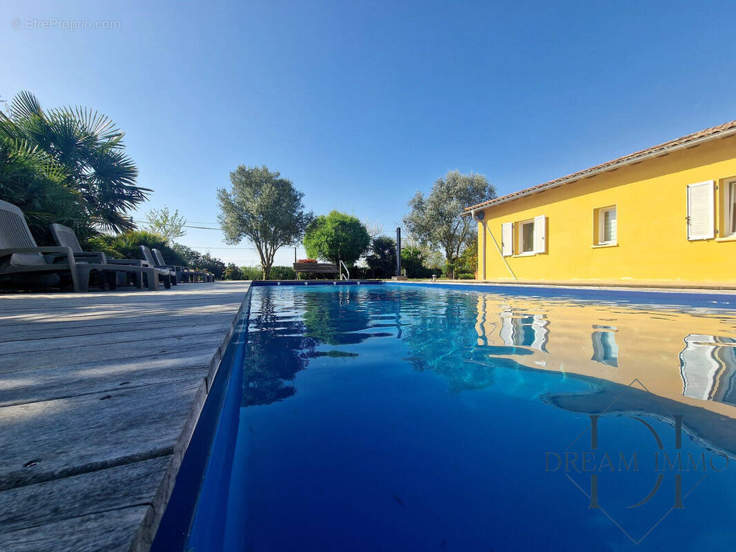 Maison à VIC-FEZENSAC