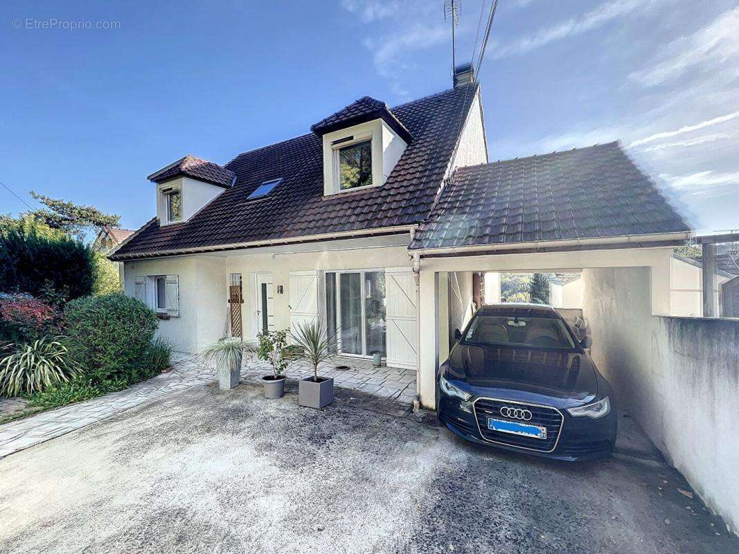 Maison à BURES-SUR-YVETTE