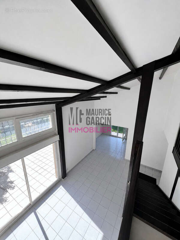 Maison à LE PONTET