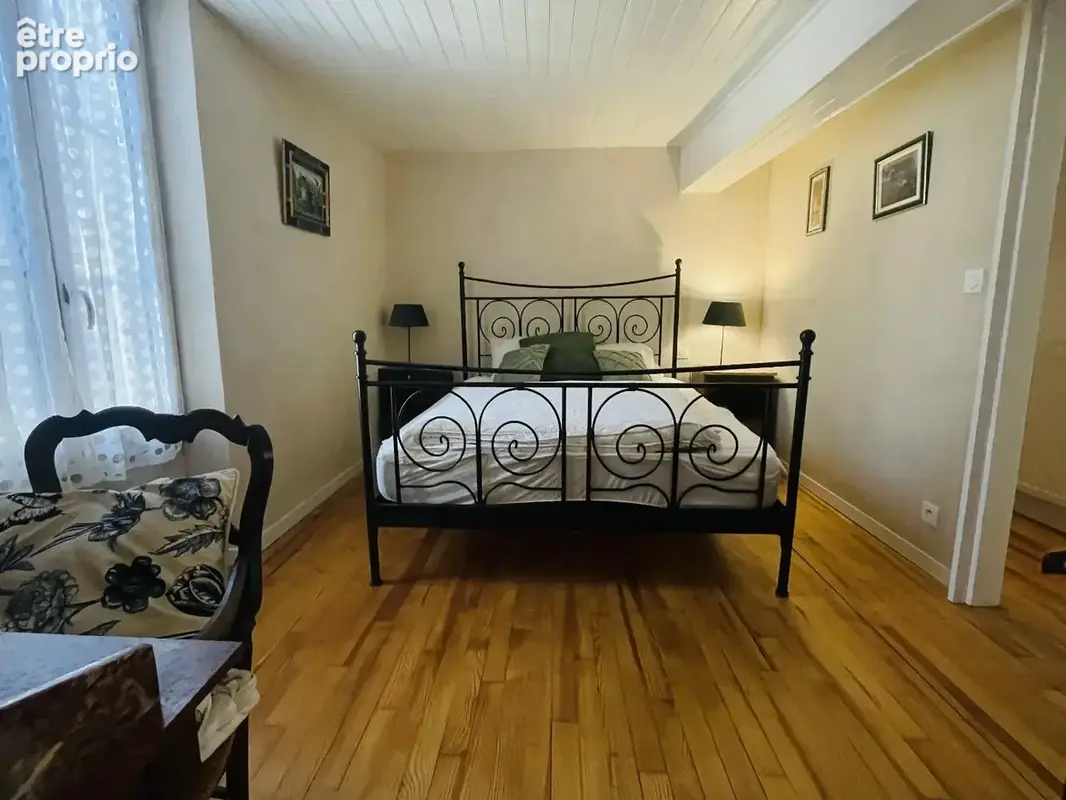 Jolie maison en pierre dans un village historique - photo 11