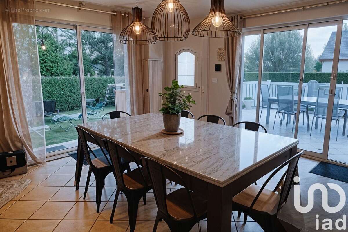 Photo 4 - Maison à SAINT-SULPICE-DE-POMMERAY