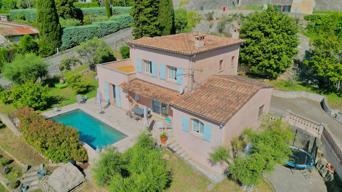 Maison à TOURRETTES-SUR-LOUP
