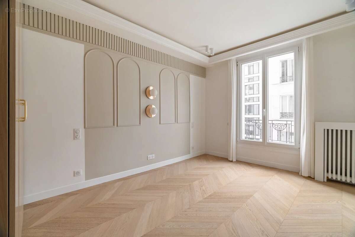 Appartement à LEVALLOIS-PERRET