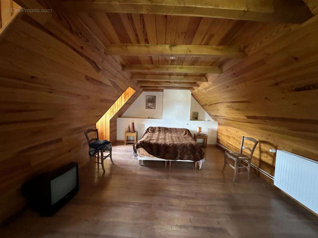 Maison à SAINT-CHRISTOPHE-VALLON