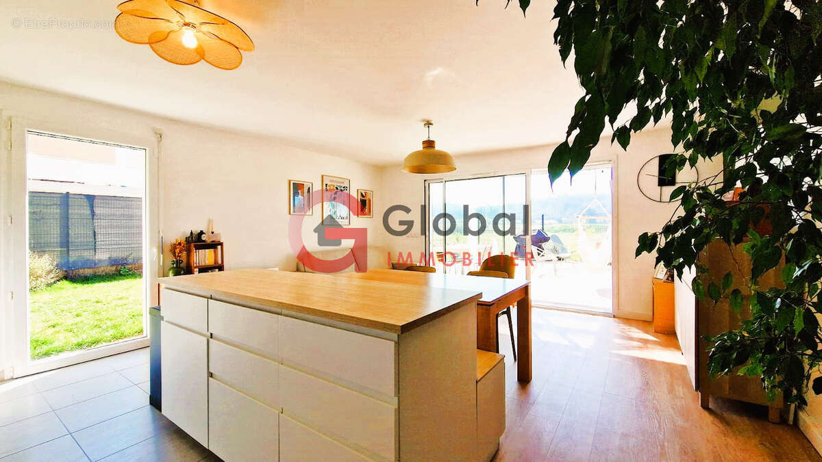 Appartement à LANCON-PROVENCE