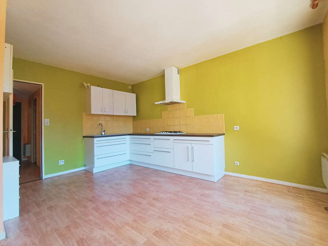 Aubenas - appartement 1 piece 41m2 - balcon et ascenseur - photo 5