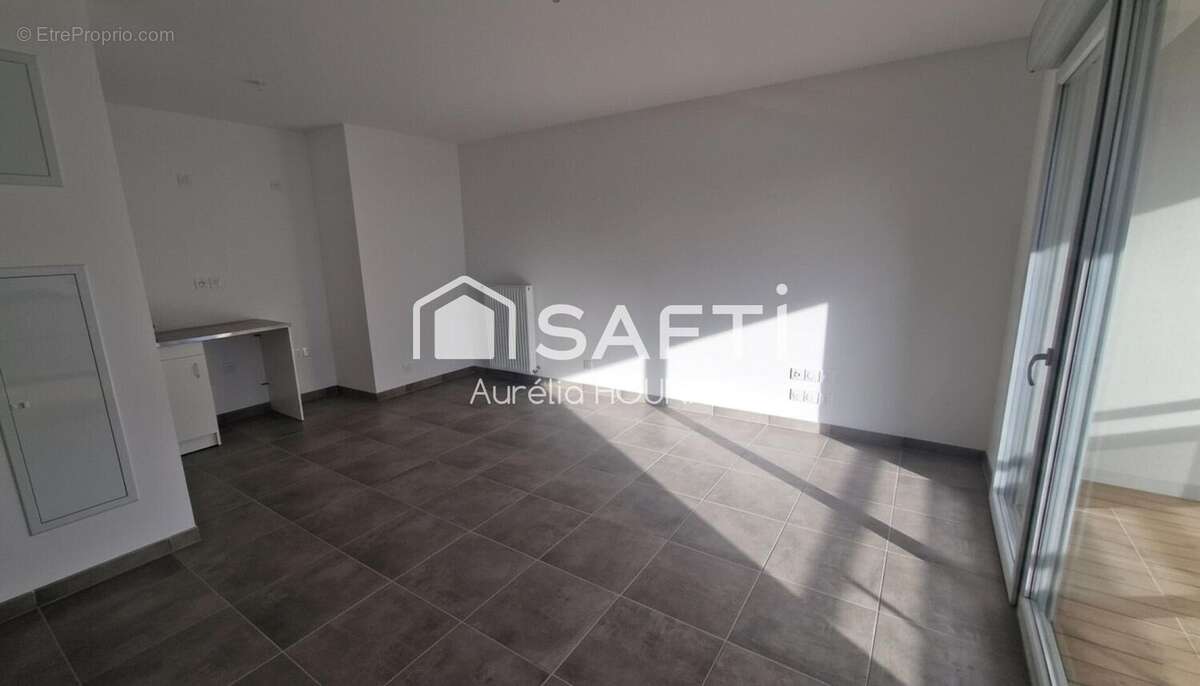 Photo 2 - Appartement à PINS-JUSTARET