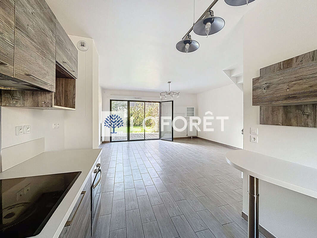 Maison à SAINT-NOM-LA-BRETECHE