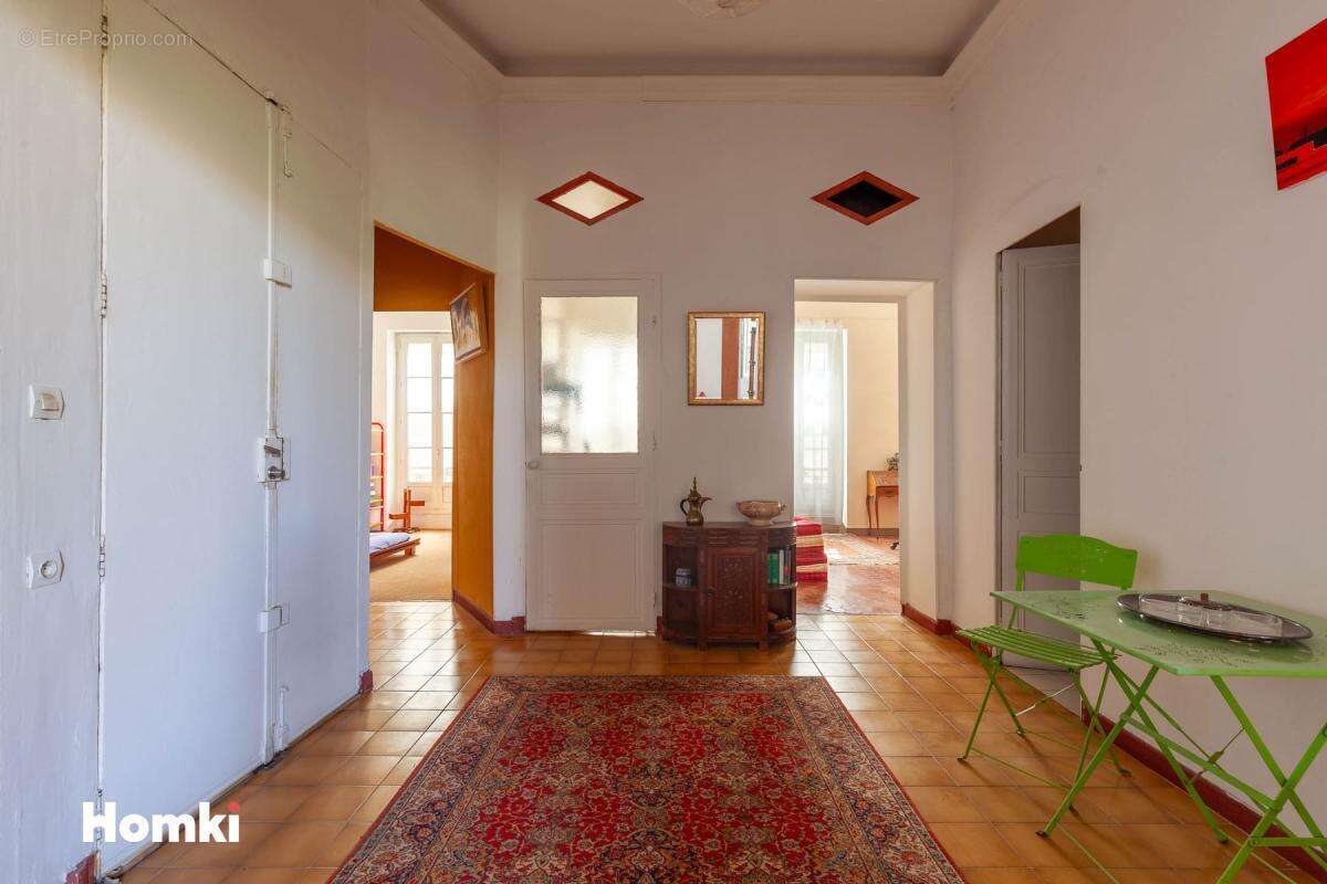 Appartement à MARSEILLE-1E