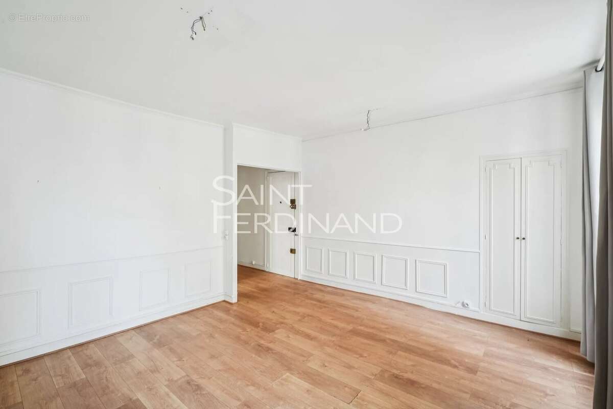 Appartement à NEUILLY-SUR-SEINE