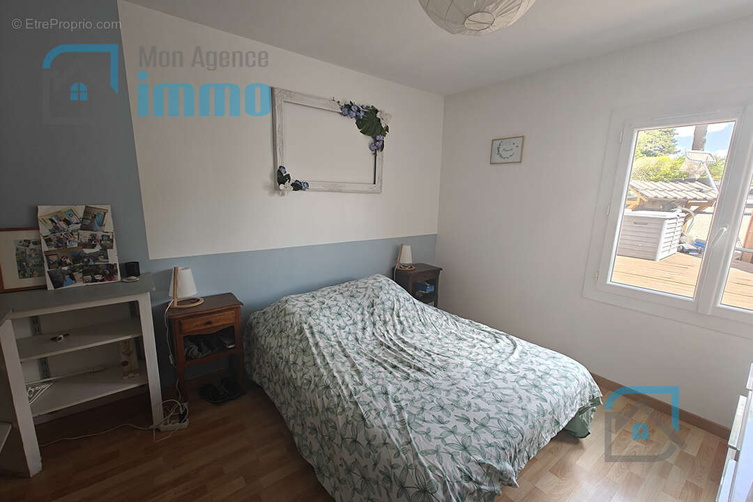 Mehun-Sur-Yèvre - Pavillon sur sous-sol avec 4 chambres et jardin - photo 4