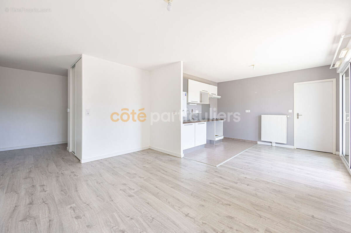 Sautron -- appartement de 65m2 -- balcon -- parking - photo 4