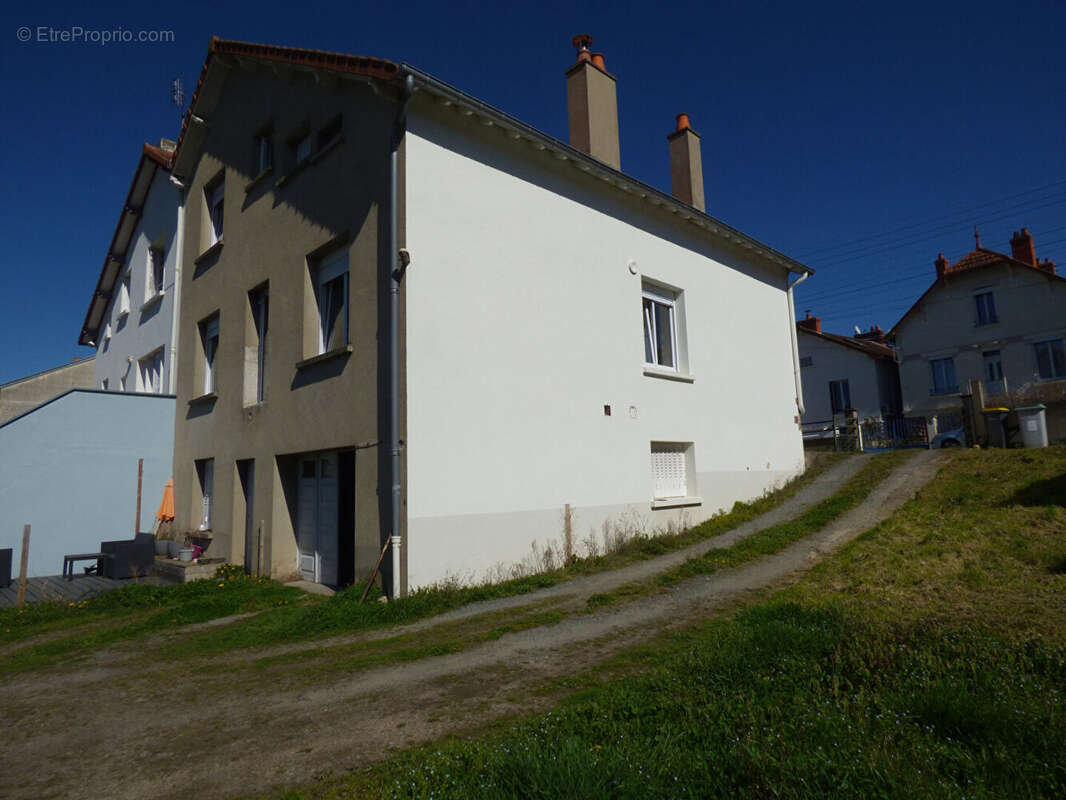 Maison à MONTLUCON