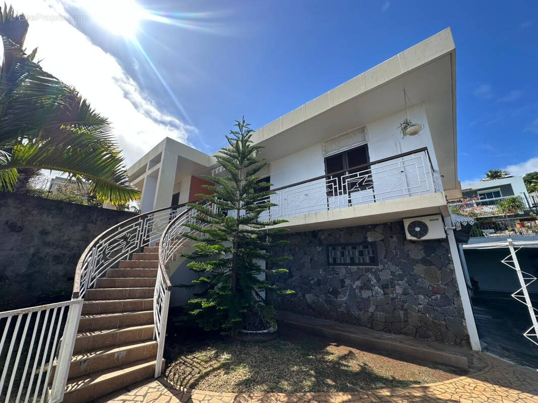 Maison à SAINT-DENIS