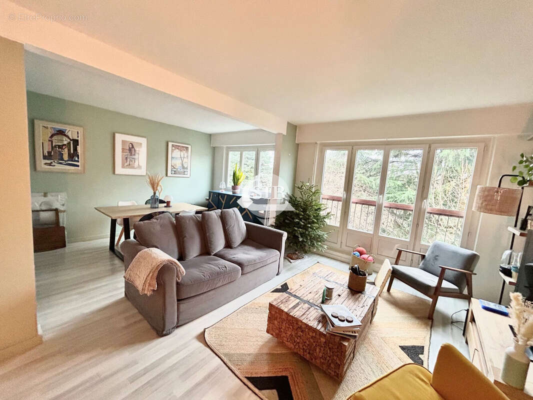 Appartement à CHILLY-MAZARIN
