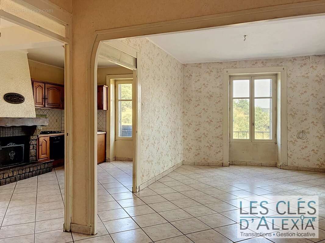 Maison de village-Trois Chambres-Garage-Terrasse - photo 4