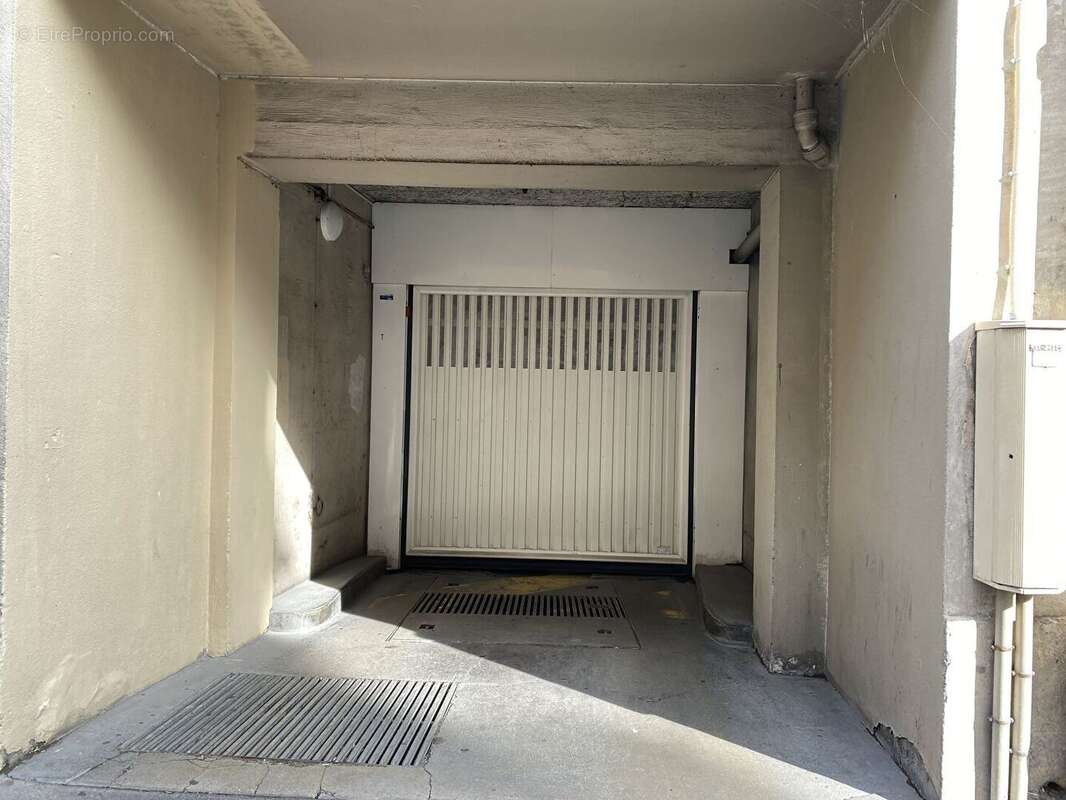 Parking à PARIS-20E