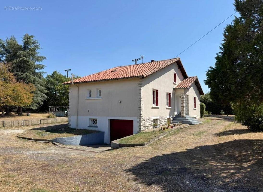 Maison à VERTEUIL-SUR-CHARENTE