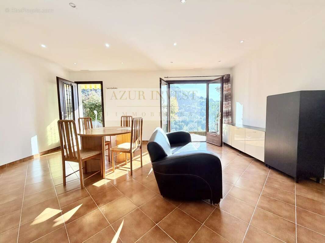 Appartement à ROQUEBRUNE-CAP-MARTIN