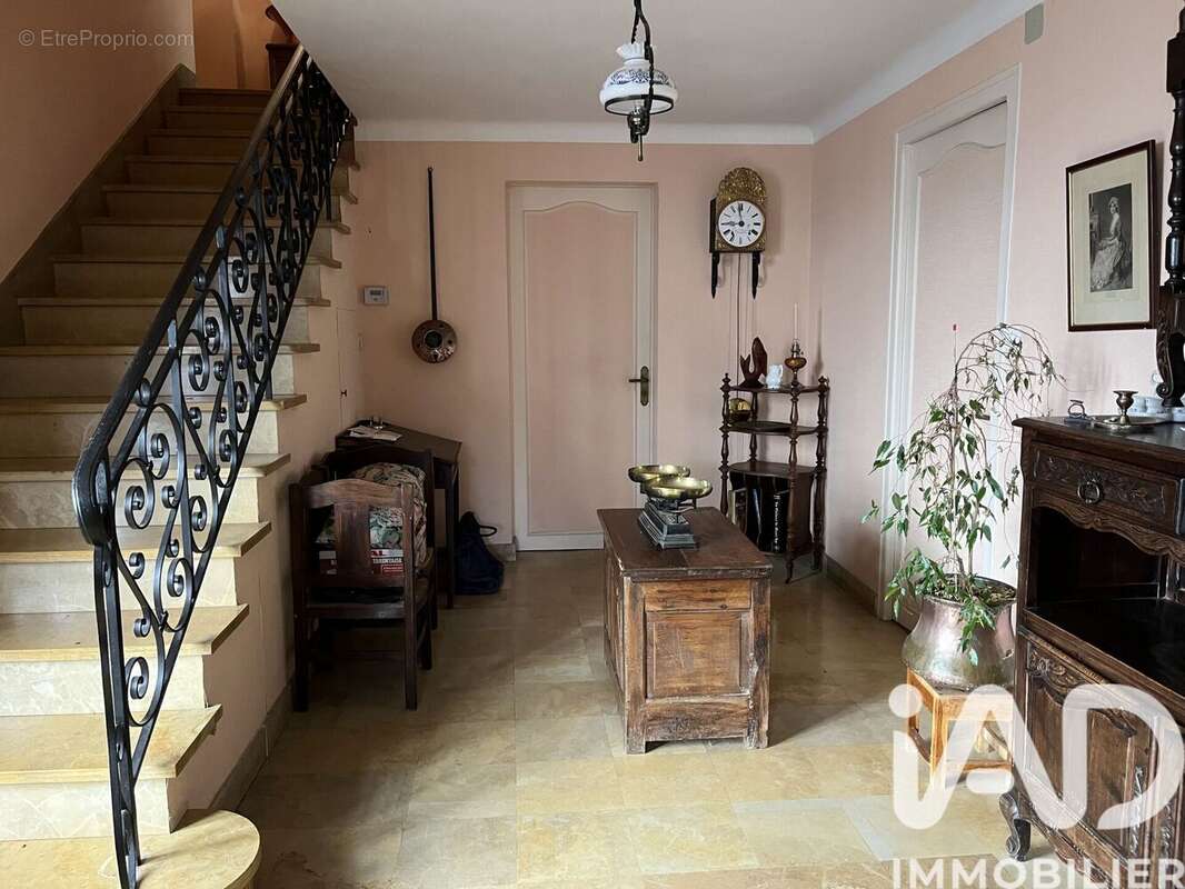 Maison 216 m² à Laval-De-Cere  - photo 6