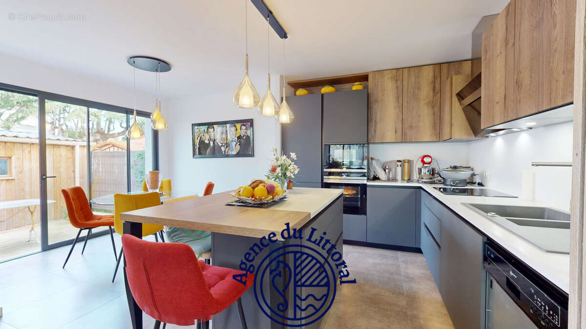 Maison à VAUX-SUR-MER