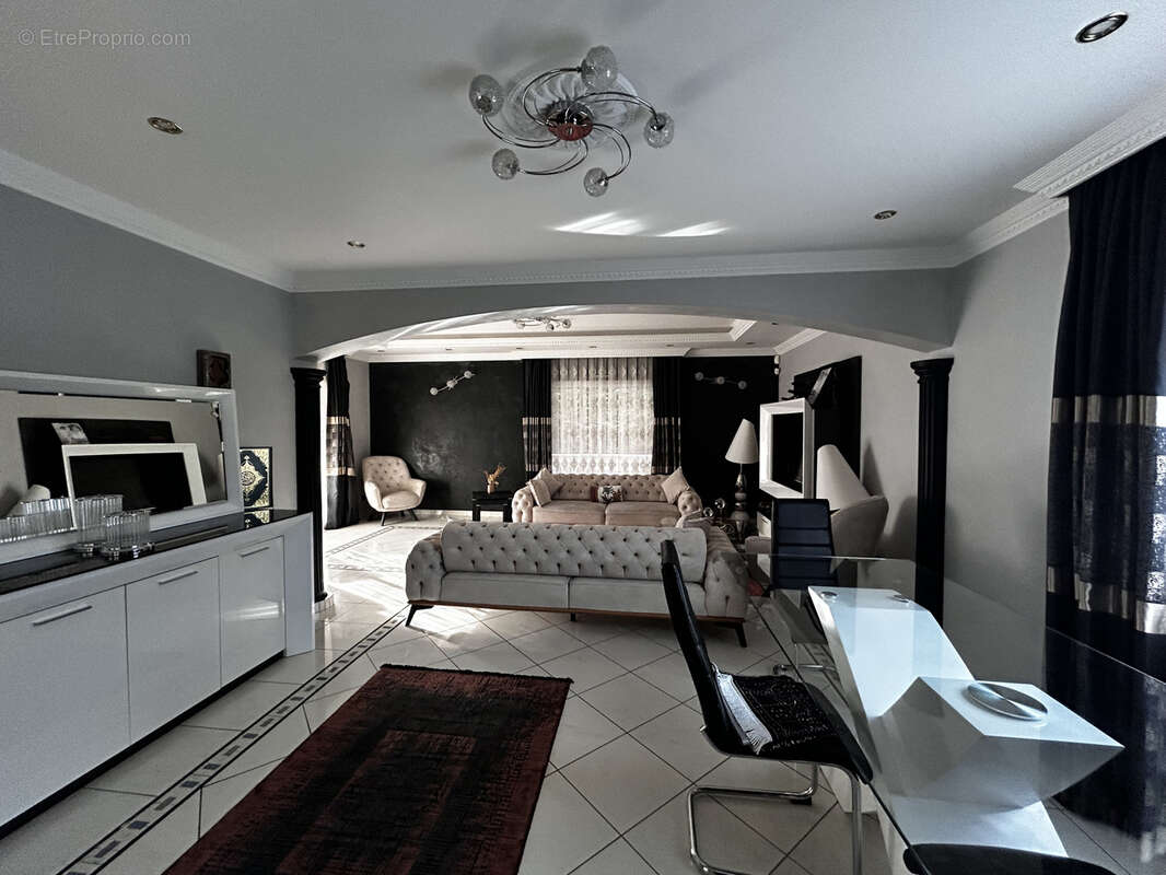 Maison à BOURG-LES-VALENCE