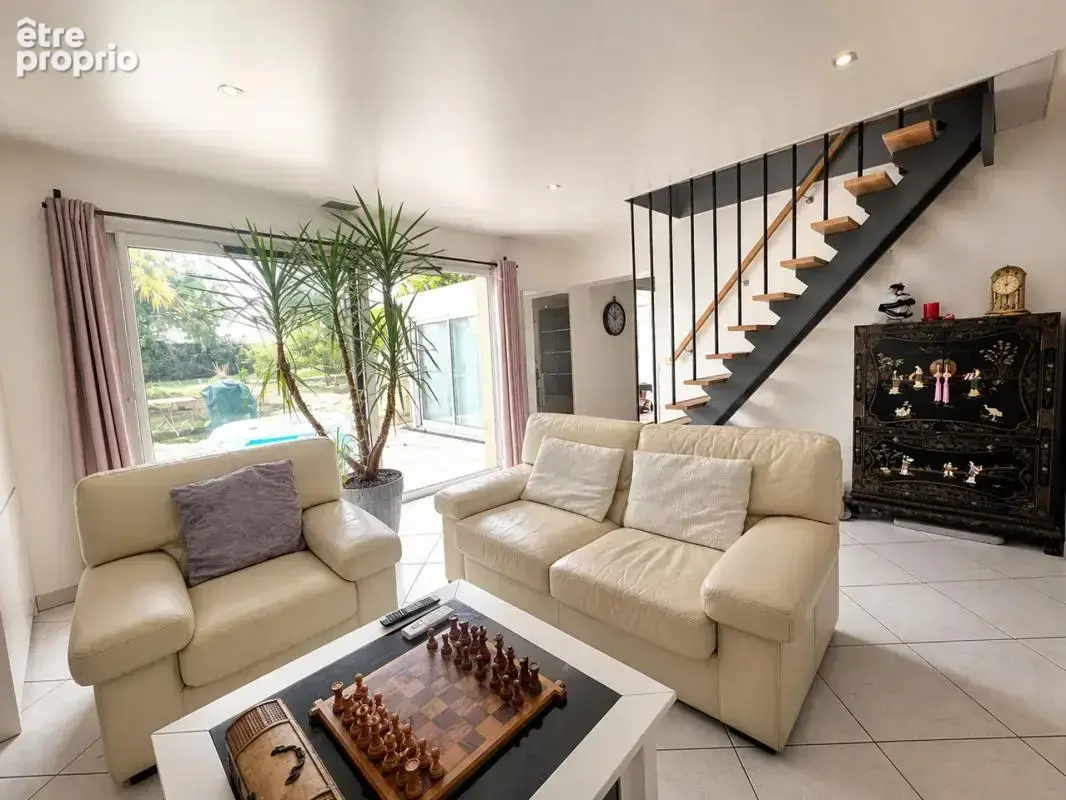 Maison de 7 pièces de 146 m² au Plessis-Grohan - photo 3