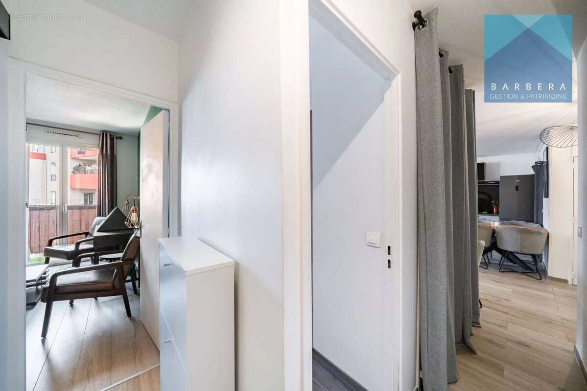 Appartement à SAINT-LAURENT-DU-VAR