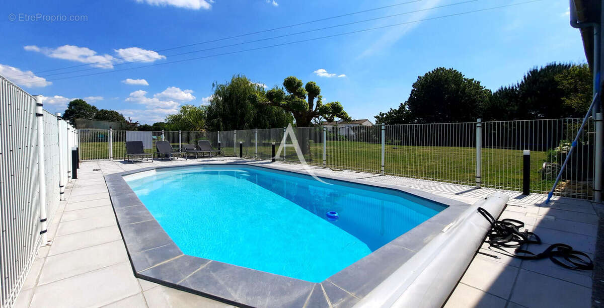 Maison à SAINT-FORT-SUR-GIRONDE