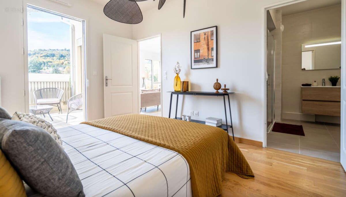 Appartement à COLLONGES-AU-MONT-D&#039;OR