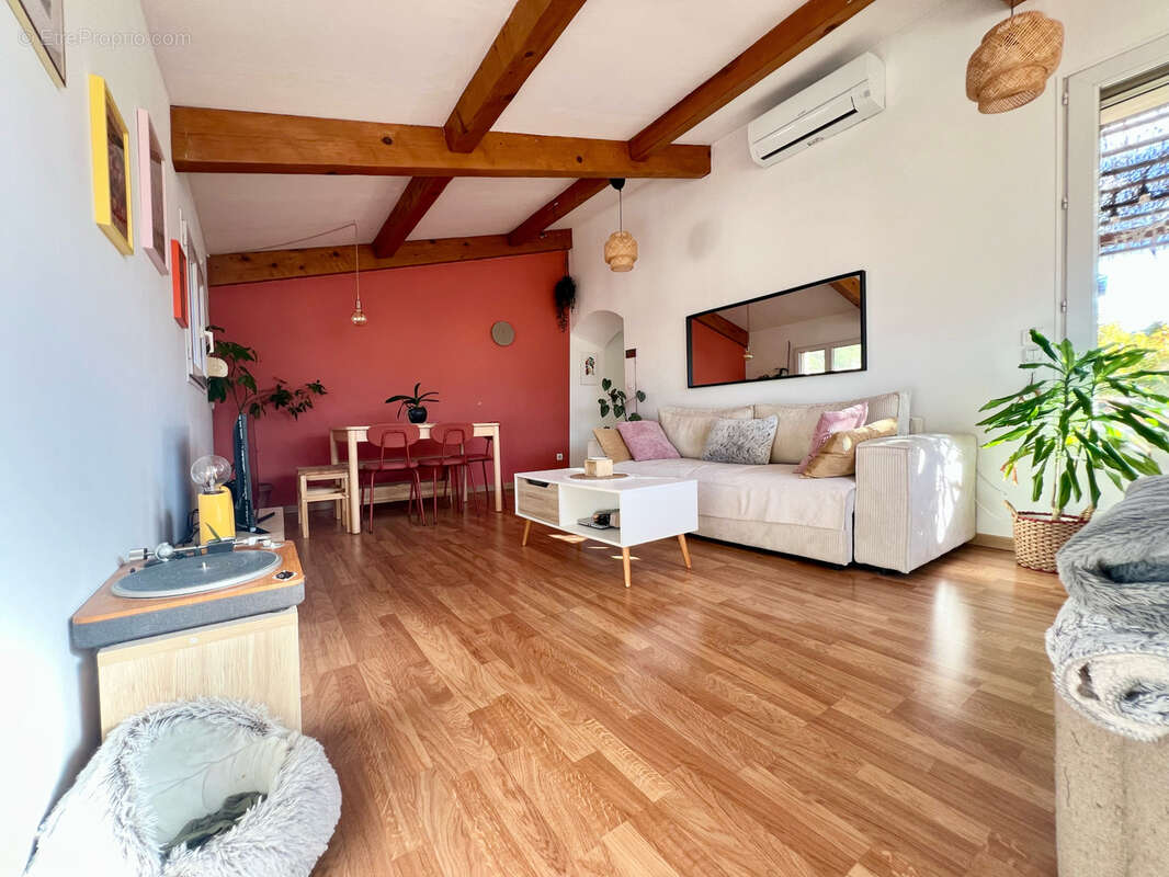 Appartement à AURIOL