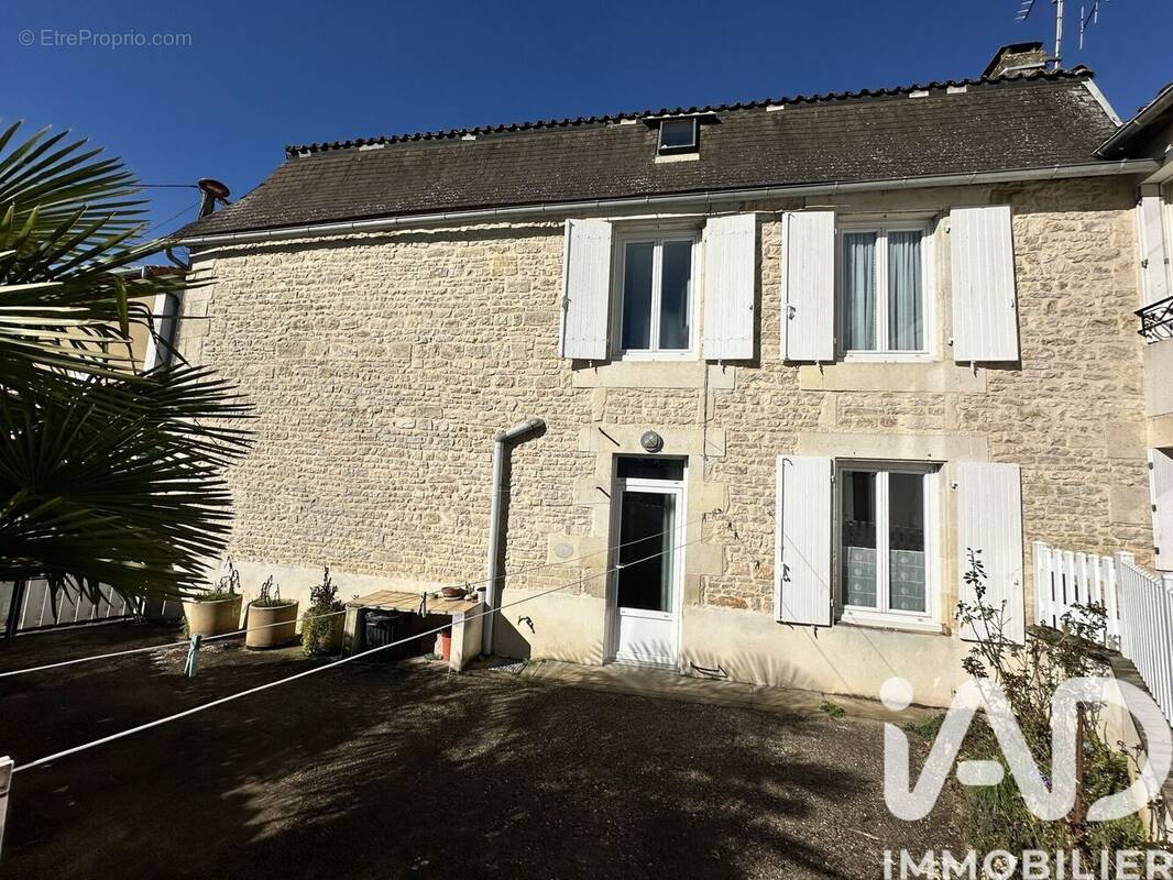 Photo 1 - Maison à SAUZE-VAUSSAIS