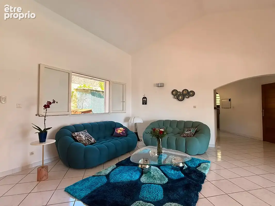 Villa de plain-pied avec vue océan, piscine et jacuzzi à Saint-Gilles-les-Bains - photo 3