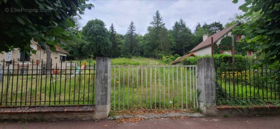 Terrain à SOUPPES-SUR-LOING