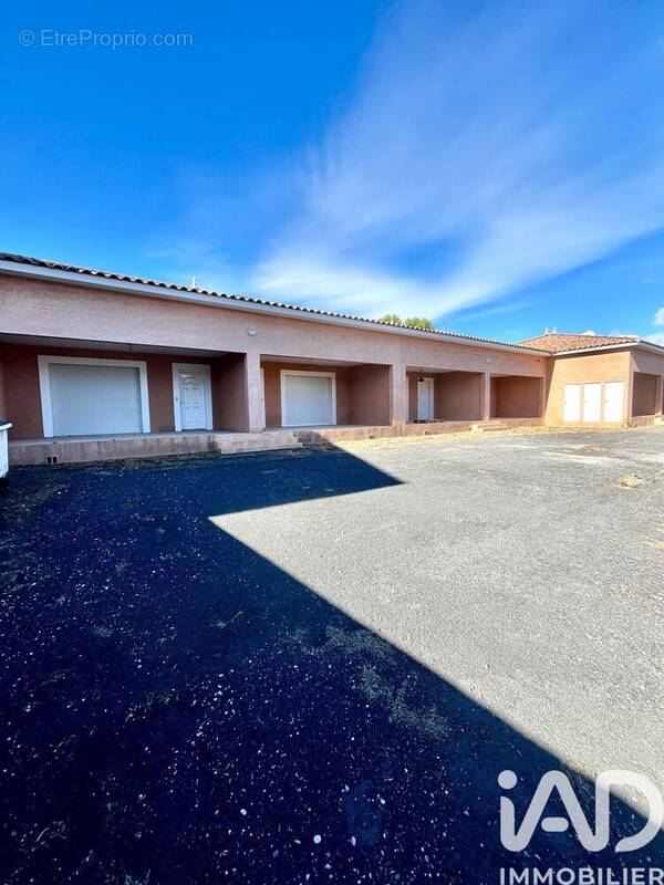 Photo 1 - Maison à VIC-LA-GARDIOLE