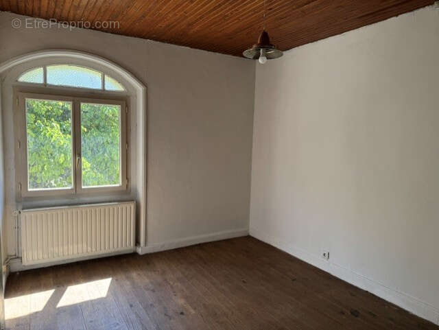 Maison à MANZAC-SUR-VERN