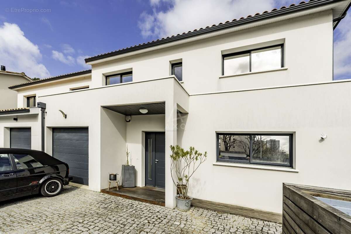 Maison à PESSAC