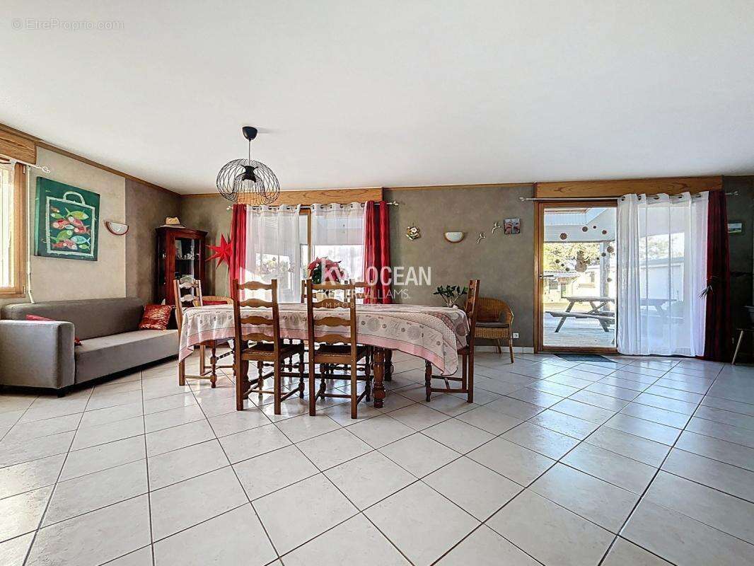 Maison à BEUZEC-CAP-SIZUN