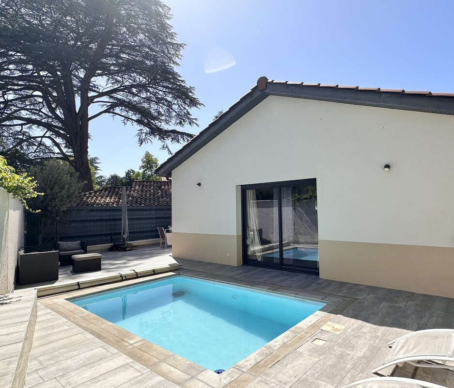 Maison à CHARLY