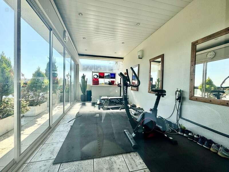 Appartement à SURESNES