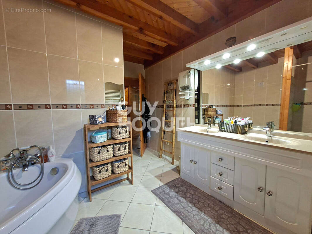 Maison à BOISSET-SAINT-PRIEST