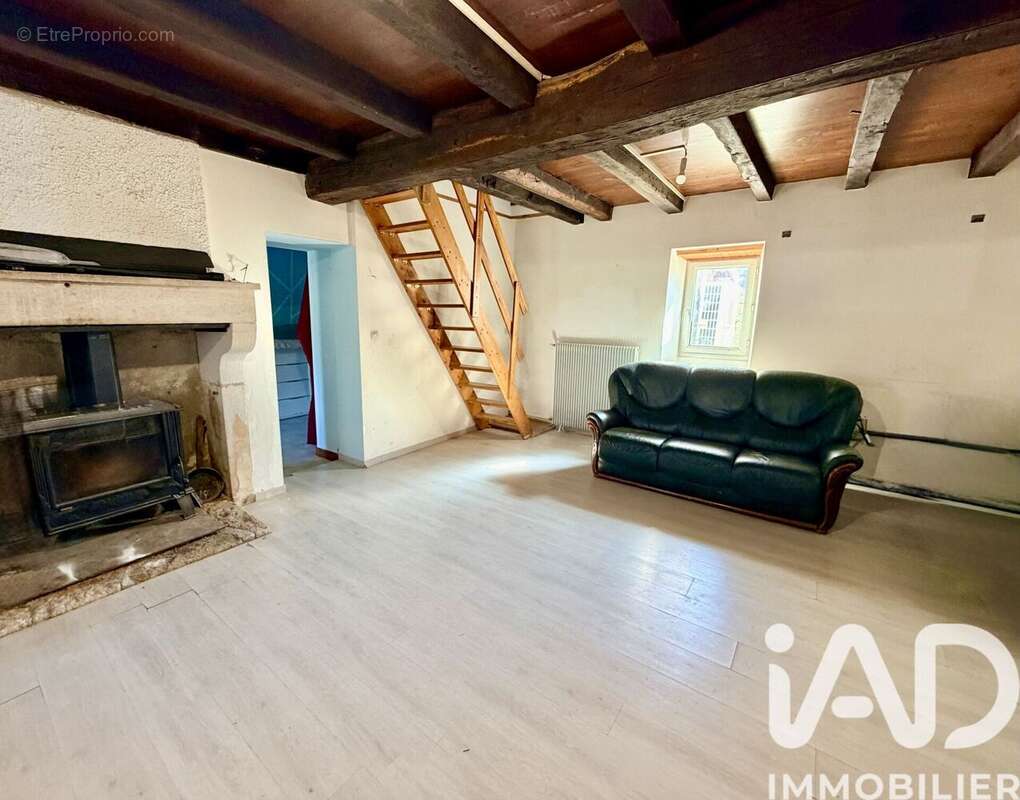 Maison 188 m² à Saint-Sornin  - photo 4