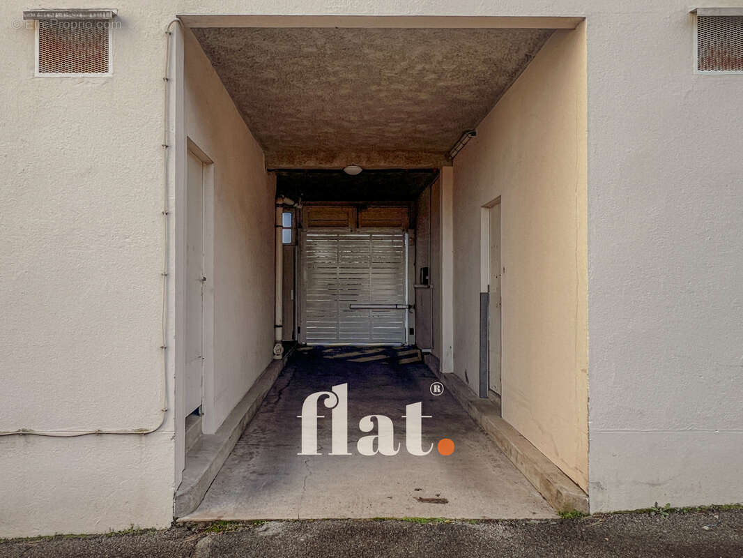 Nantes Saint-Félix  GARAGE (+ place de parking possible) - photo 6