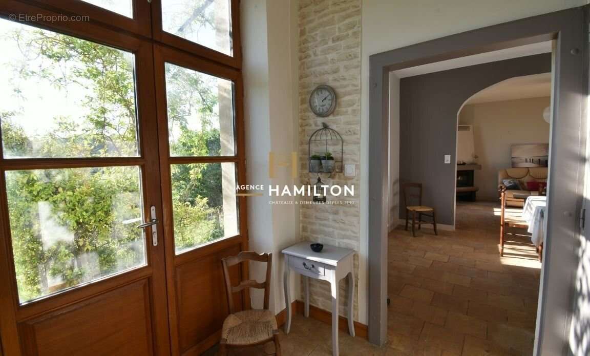 Maison de hameau en pierre avec terrain attenant - photo 6