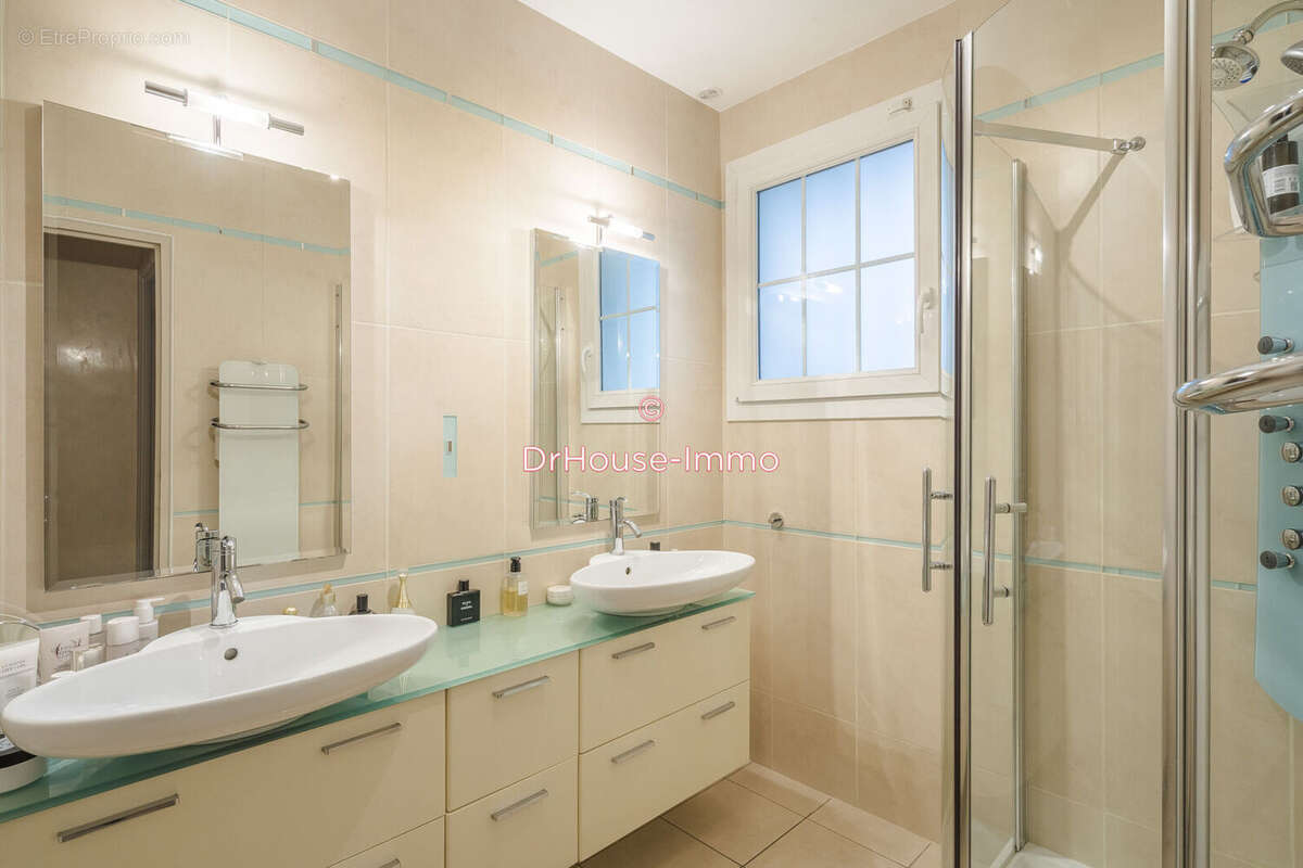 Maison à BRY-SUR-MARNE