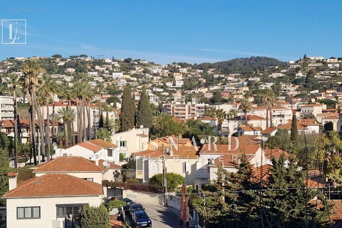 Appartement à VALLAURIS